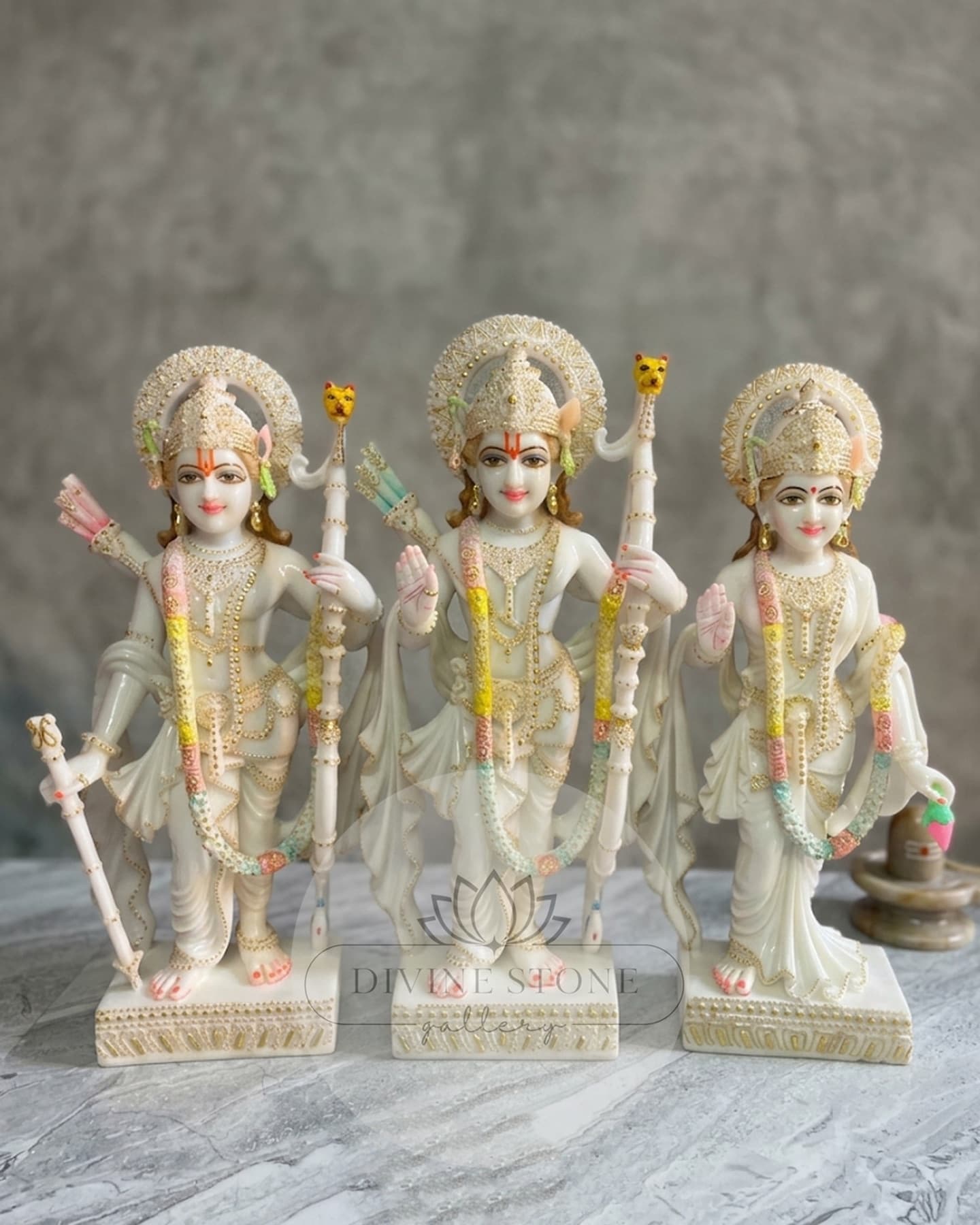 Natural white Ram Darbar marble set
